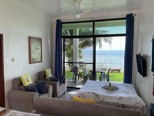 Bamboobeachvilla1 Ac New Oceanfront Pool Sunsetview Garden Kitchen Satellite Starlink Wi Fi — Dimiao — photo 5