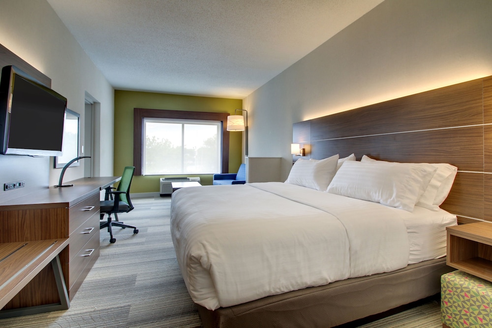Holiday Inn Express & Suites Aurora Naperville by IHG - photo 9