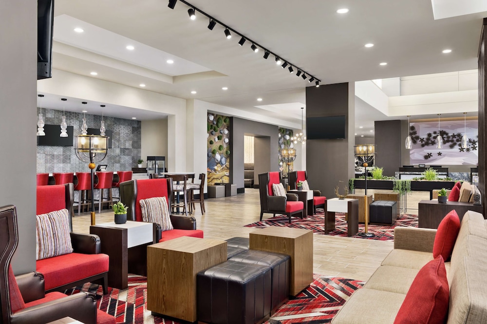 Embassy Suites by Hilton Round Rock - photo 32