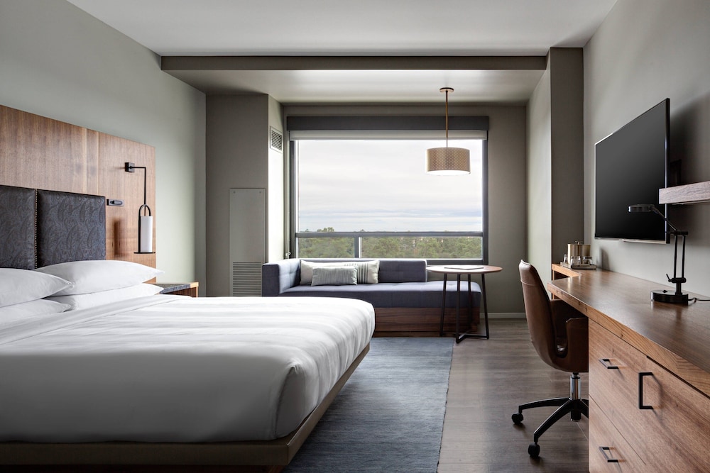 Houston Cityplace Marriott at Springwoods Village - photo 13