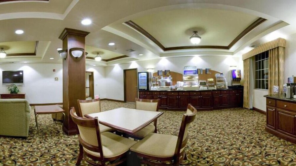 Holiday Inn Express & Suites Levelland by IHG - photo 24