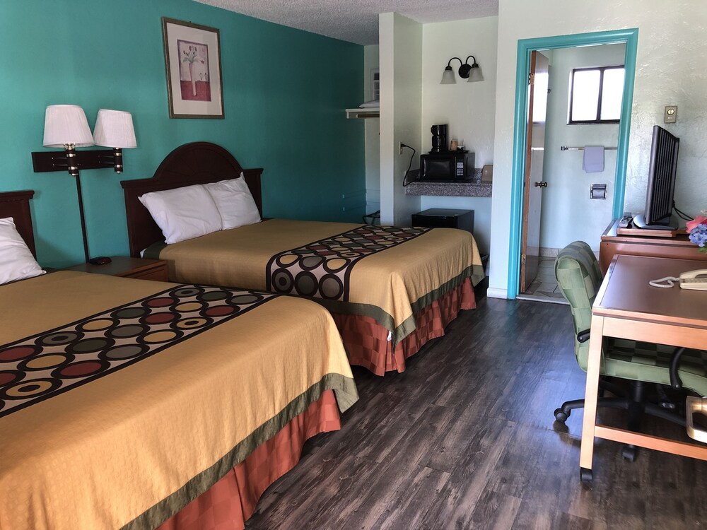 Klamath Motor Lodge - photo 18