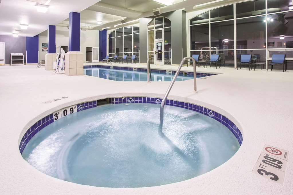 La Quinta Inn & Suites by Wyndham Gallup - photo 12