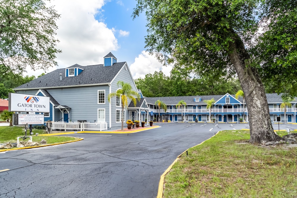 GatorTown Inn - photo 2
