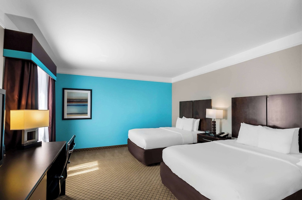Comfort Suites at Katy Mills - photo 16