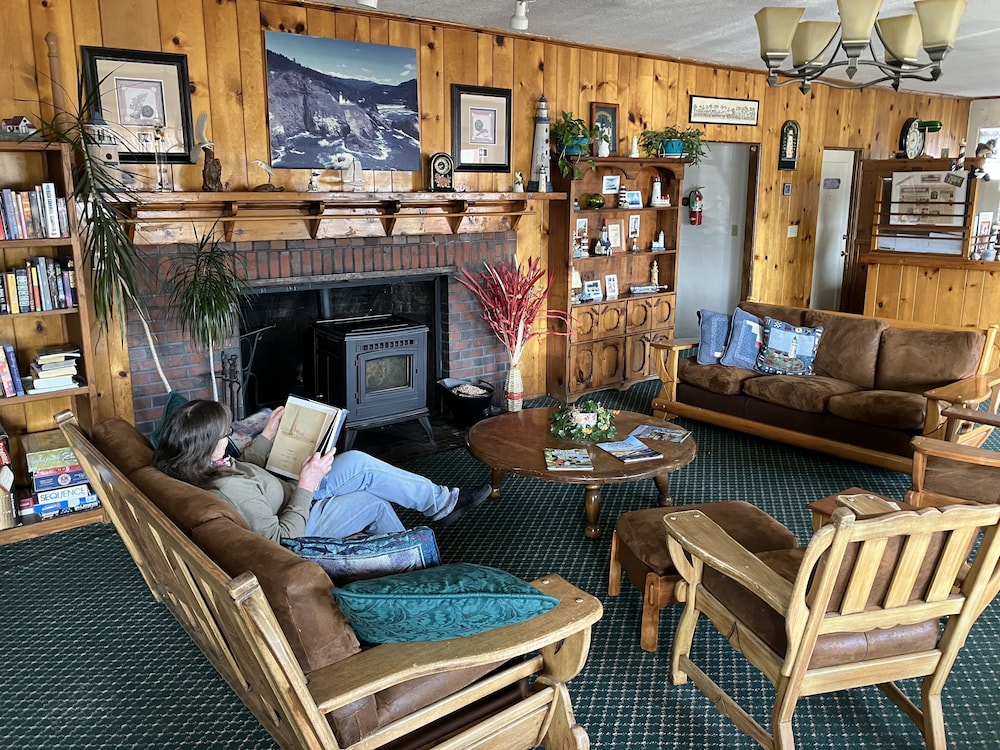 Florence Lighthouse Inn - photo 7