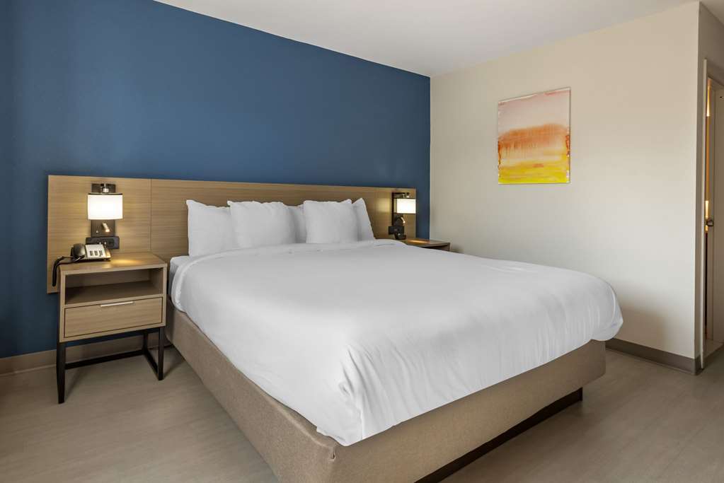 Comfort Inn Philadelphia International Airport - photo 9