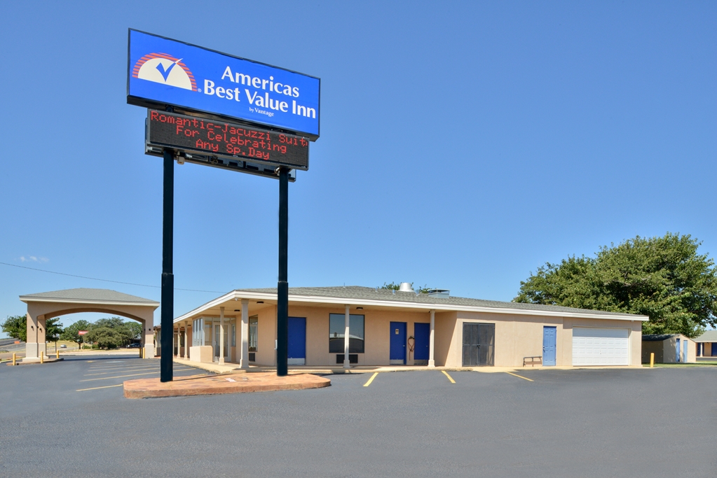 Americas Best Value Inn Lubbock East - photo 2