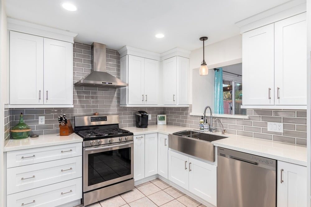 Sunset ASU Private Pool Updated Kitchen Baths - carbon neutral hotel in Tempe