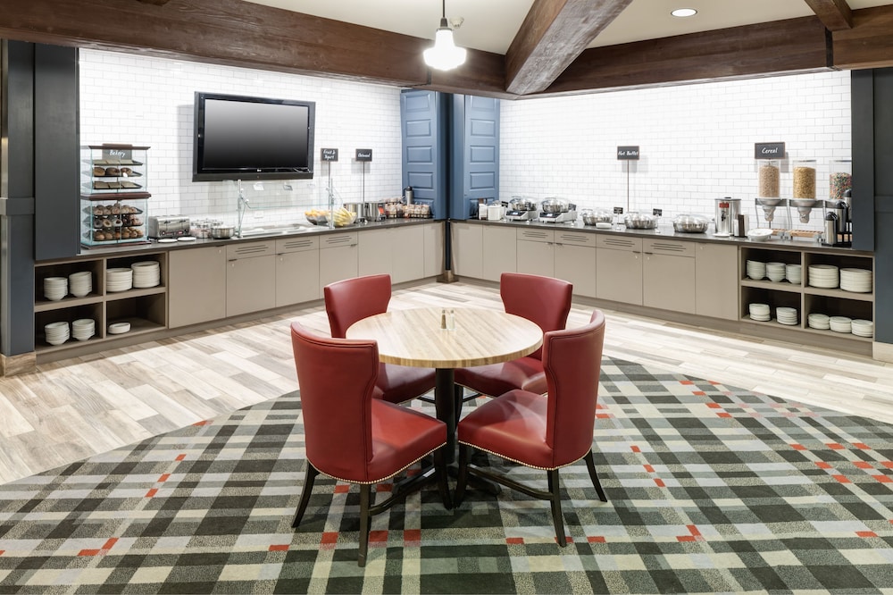 Embassy Suites Anchorage - photo 38