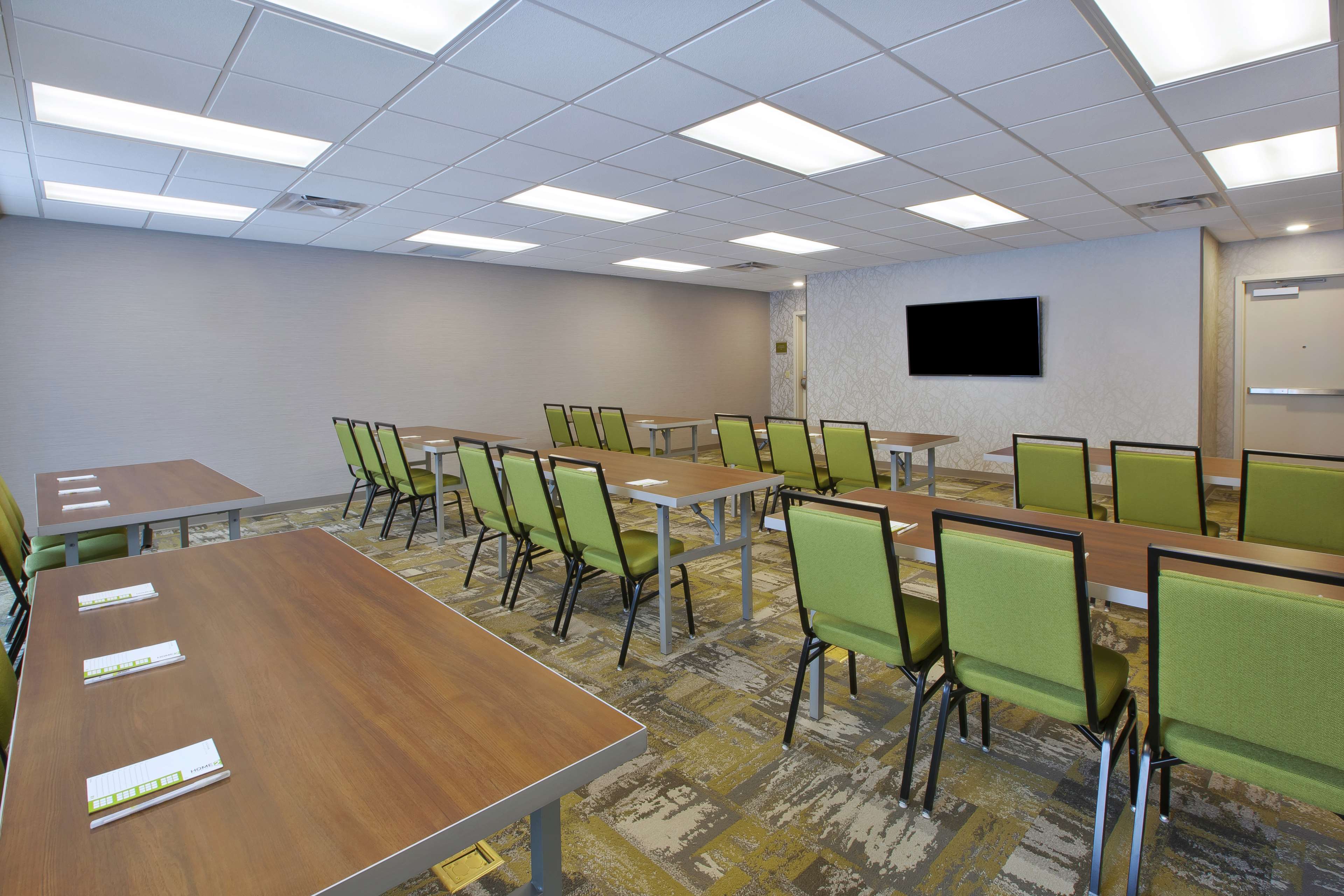 Home2 Suites by Hilton Holland - photo 11