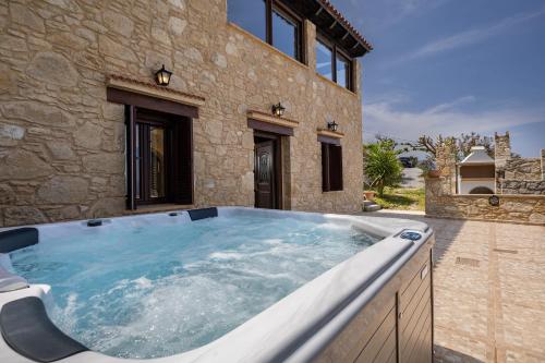Villa dimitris — 4-Star Luxury Hotel in Kissamos, Greece