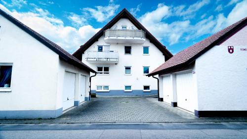 FeWo WOW II Schöne 2 Zimmer Maisonette Wohnung — 5-Star Luxury Hotel in Weisweil, Germany