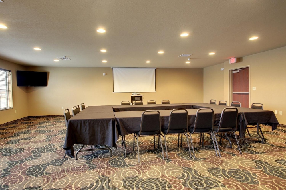 Cobblestone Hotel & Suites Waynesboro - photo 55