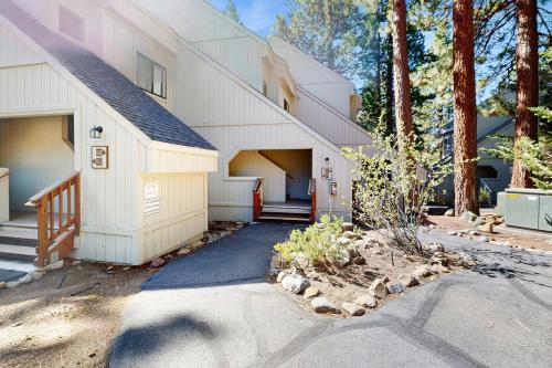 Tahome & Tahoe Place