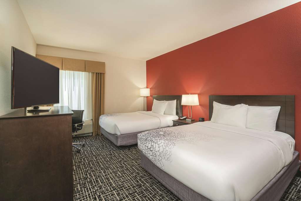 La Quinta Inn & Suites by Wyndham Smyrna TN Nashville - photo 21