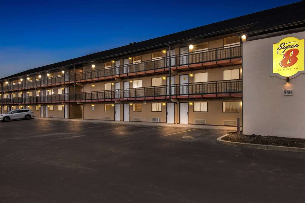 Super 8 by Wyndham Vandalia Dayton International Airport - photo 6