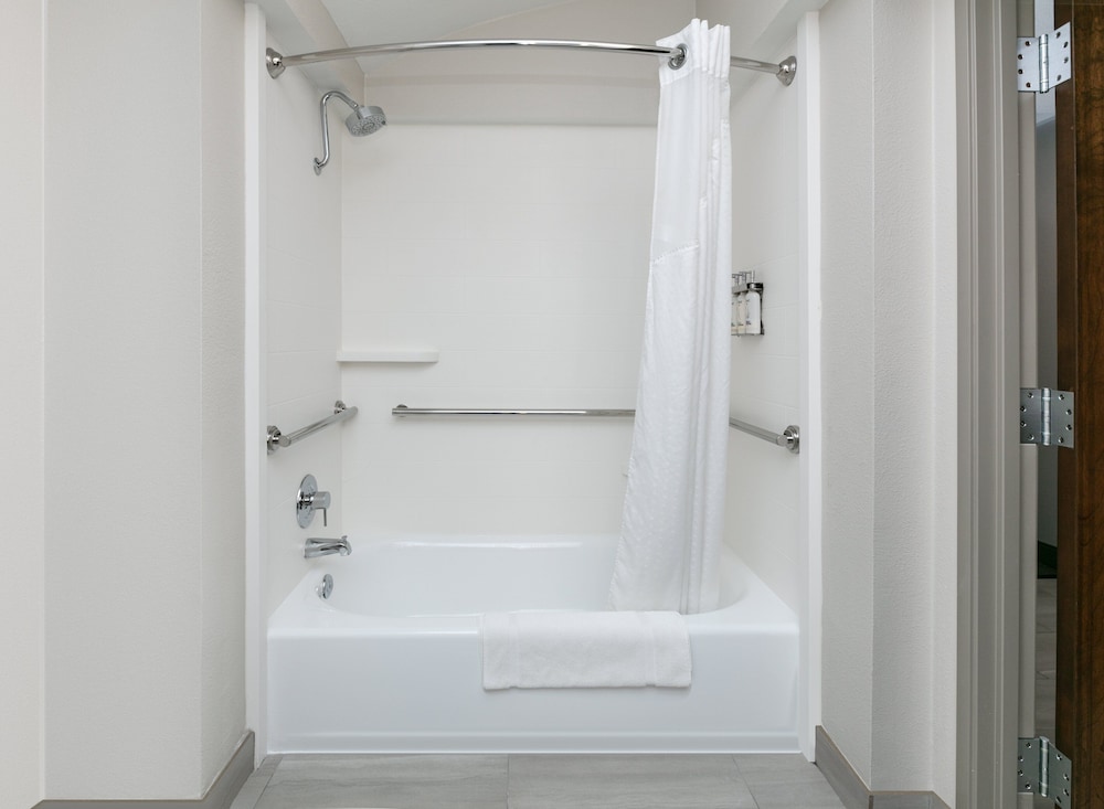 Holiday Inn Express & Suites Dallas Park Central Northeast by IHG - photo 16