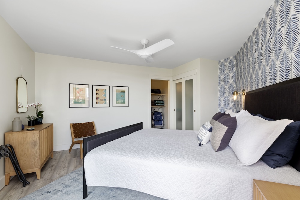 Aloha Chic Penthouse Vistas in Kihei, United States