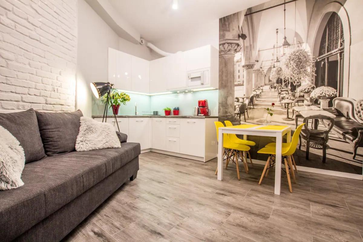 1 bedroom apartment Kazimierz Starowiślna 54 — 4-Star Luxury Hotel in Krakow, Poland