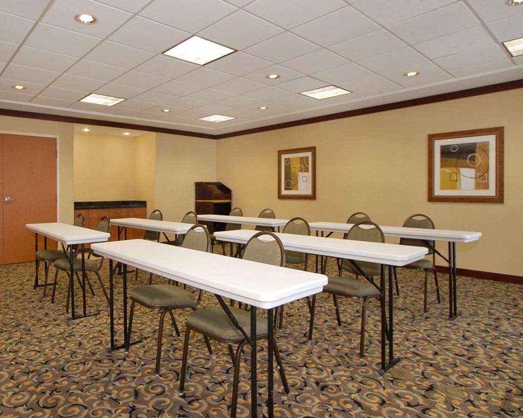 Comfort Suites Southport - photo 39