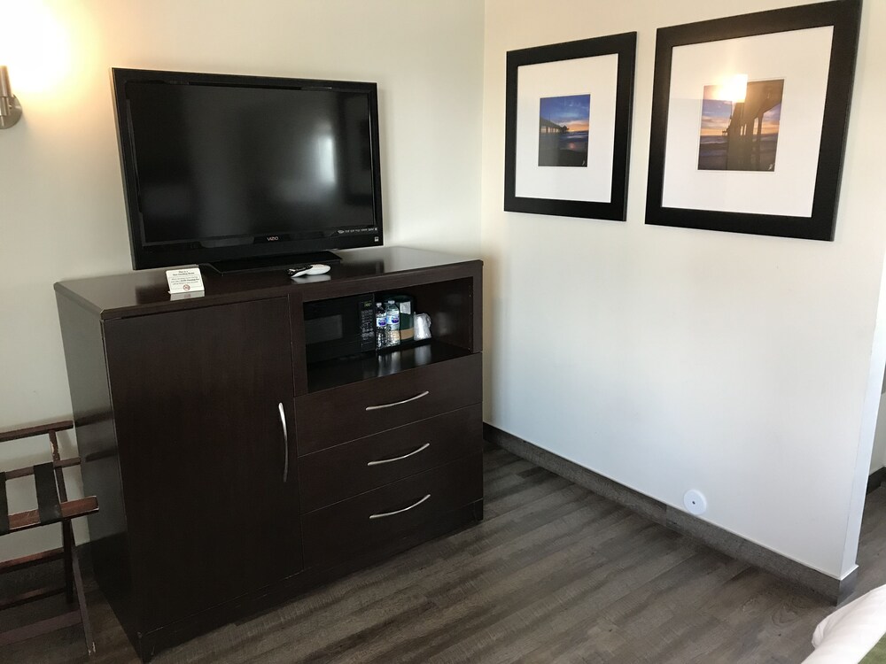 Hi View Inn & Suites - photo 11