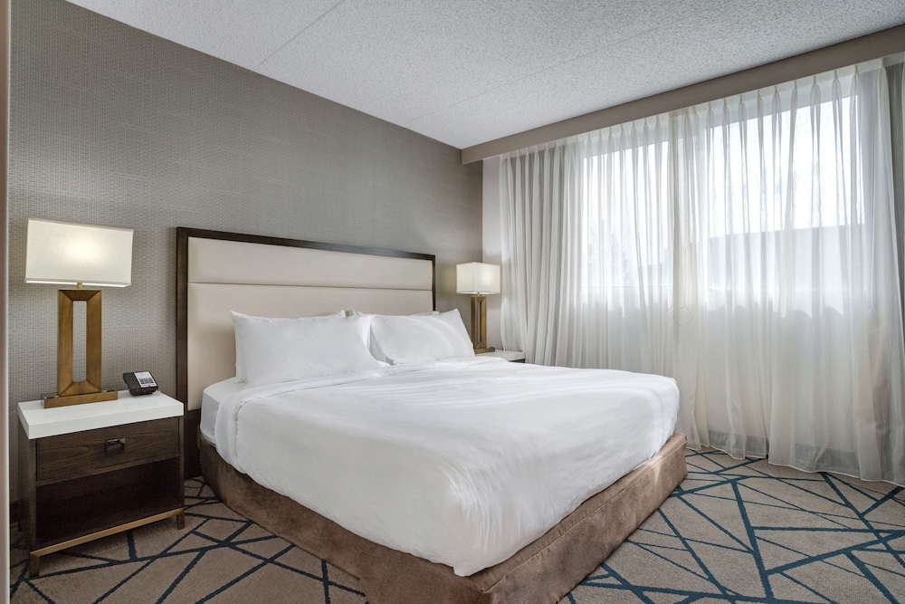 Embassy Suites by Hilton Seattle Bellevue - photo 15
