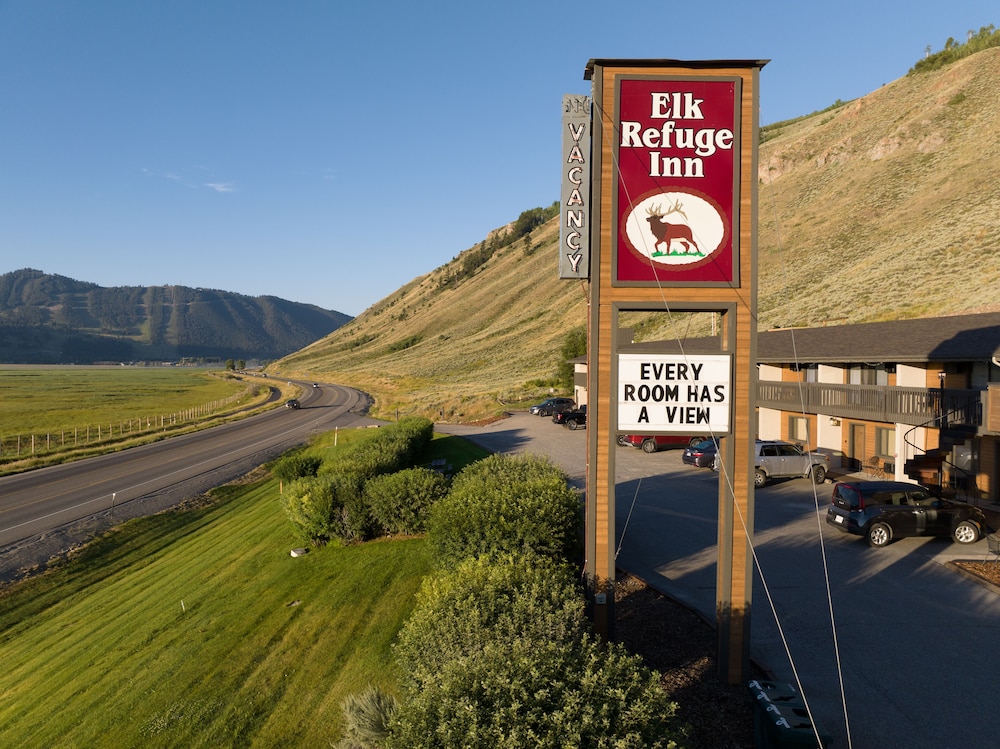 Elk Refuge Inn - photo 105
