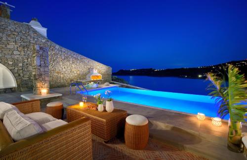 Luxurious Villa Ostria — 4-Star Luxury Hotel in Mykonos, Greece