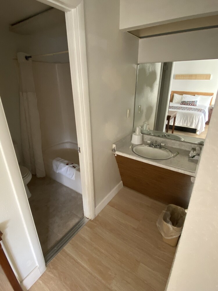Mcdermitt Hotel - photo 20
