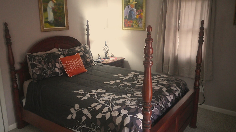 Lil Black Bear Inn - photo 16