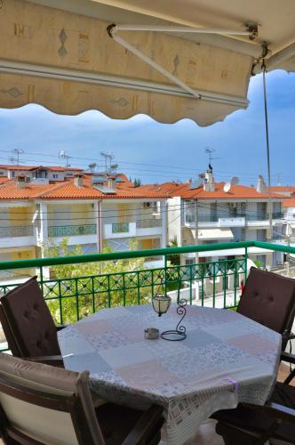 Pineview Serenity Apartment — 4-Star Luxury Hotel in Pefkochori, Greece
