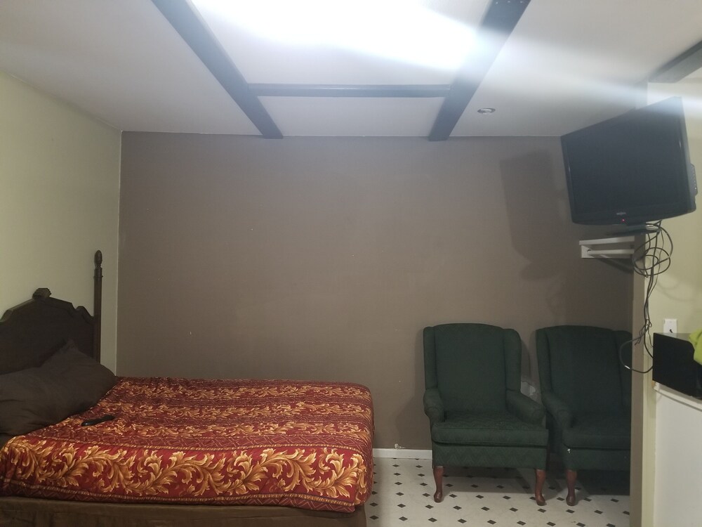 Fiesta City Motel - photo 36