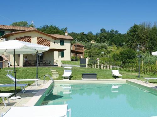 Villa con piscina — 4-Star Luxury Hotel in Capannori, Italy
