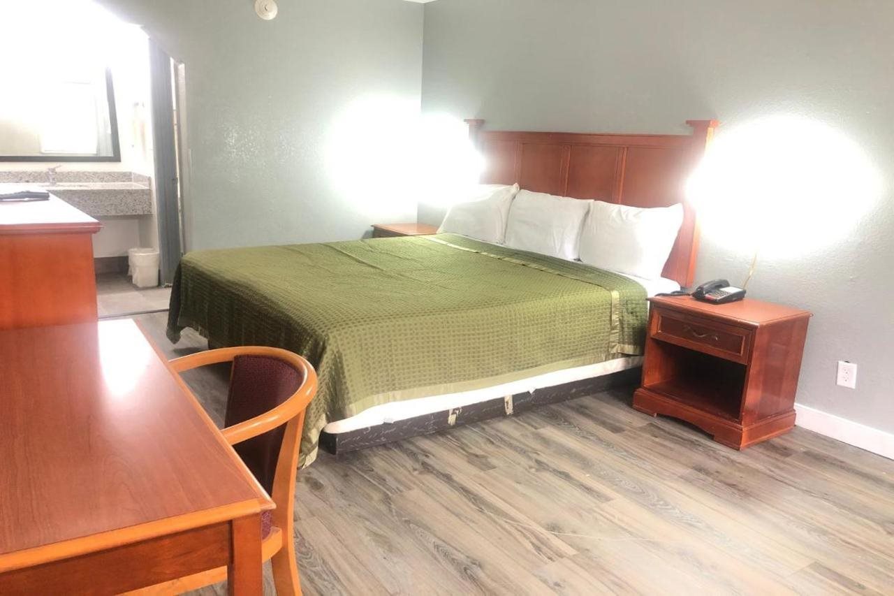 Rodeway Inn North Little Rock AR - photo 12