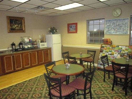 Nola Inn and Suites - photo 17
