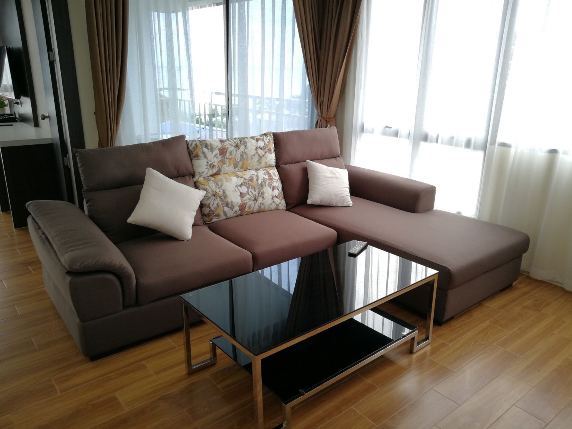 Golden Jomtien Beach Hotel — 5-Star Luxury Hotel in Pattaya, Thailand