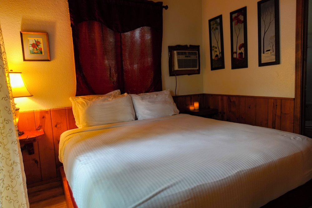 Sleepy Hollow Cabins and Hotel - photo 32