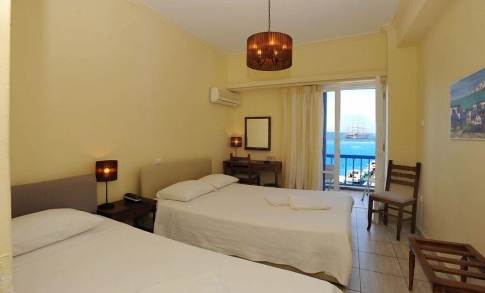 Delfinia Hotel in Tinos, Greece