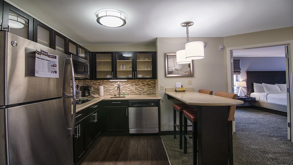 Staybridge Suites Marquette by IHG - photo 7