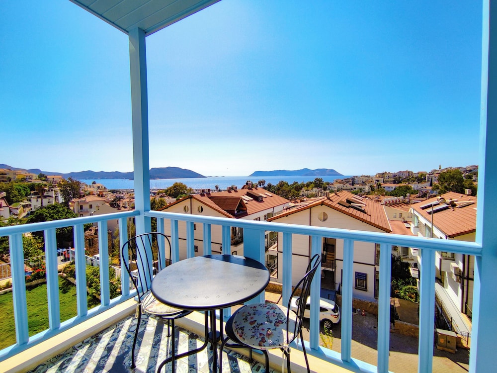 Mavi Kiyi Suites - carbon neutral hotel in Kas