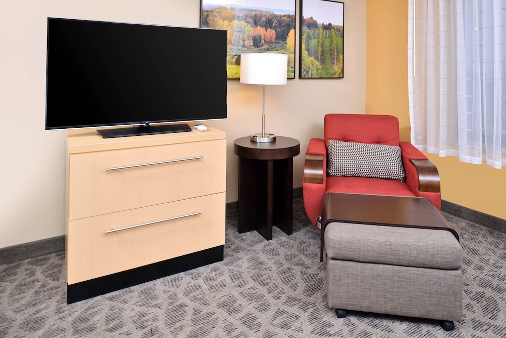 TownePlace Suites Detroit Commerce - photo 13