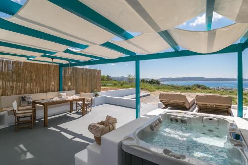 Irida Luxury Residence — 4-Star Luxury Hotel in Adamas, Greece