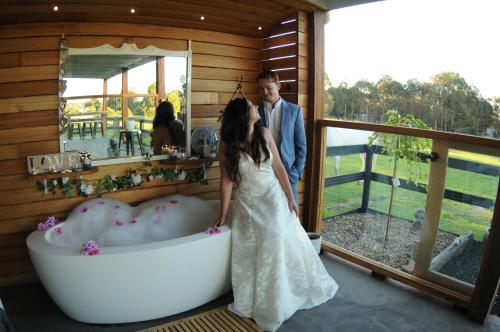 Wagtail Nest Country Retreat Longford Vic 3851 — 4-Star Luxury Hotel in Sale, Australia