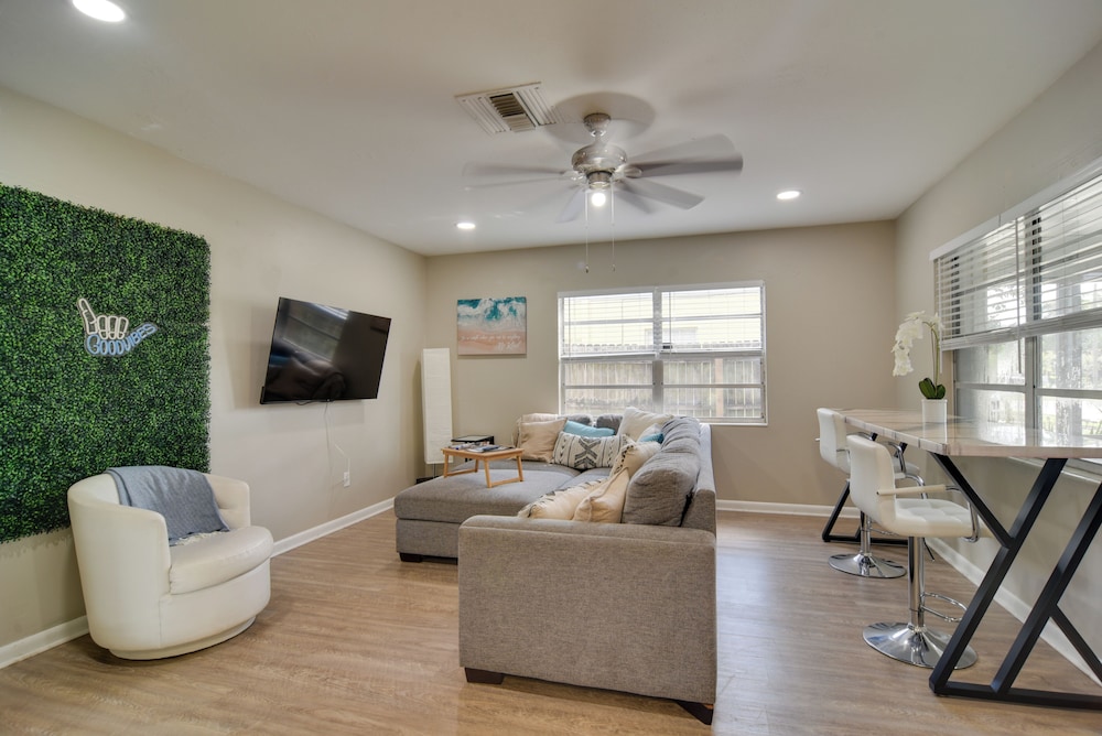 4 Mi to Dtwn: Pet friendly Tampa Retreat — 4-Star Luxury Hotel in Tampa, United States