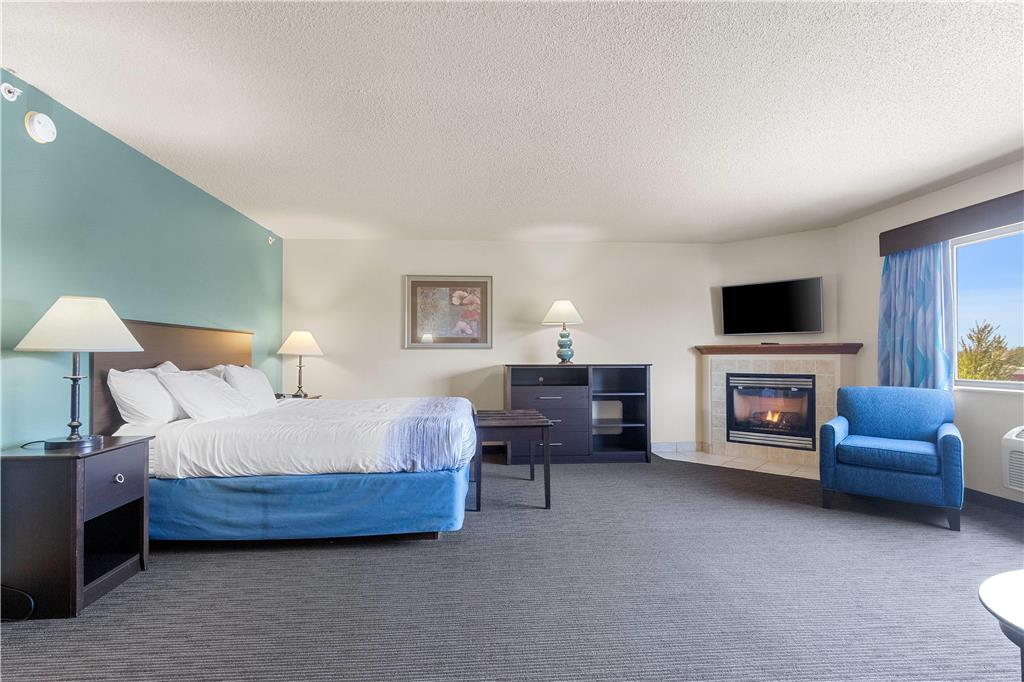 AmericInn by Wyndham Green Bay East - photo 55