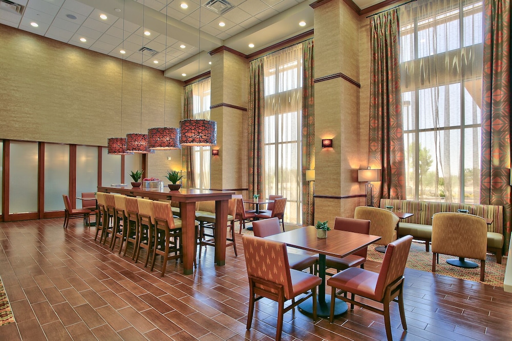 Hampton Inn & Suites Scottsdale at Talking Stick - photo 27