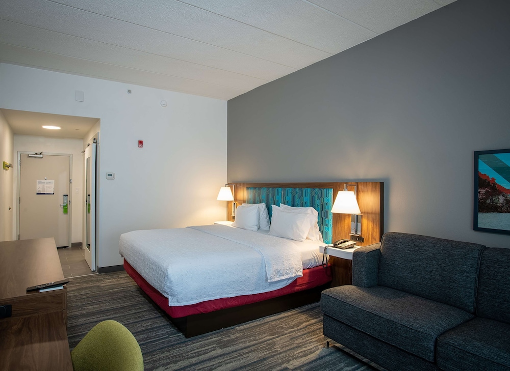 Hampton Inn Seaford - photo 20