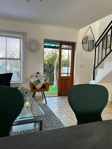 The Great escape 5 mins away from Blouberg Beach