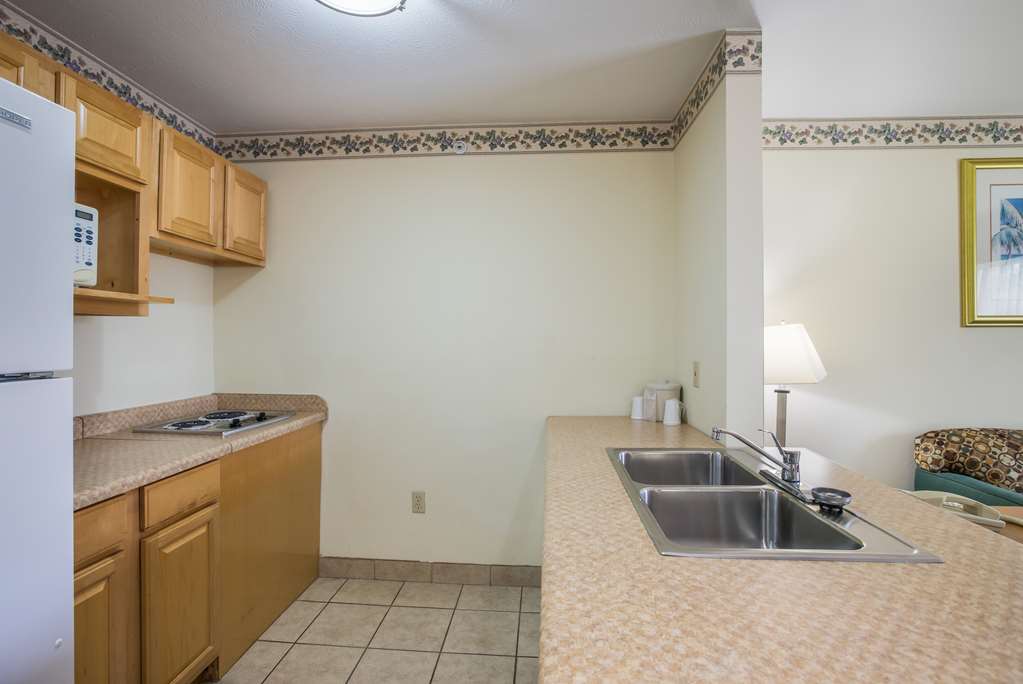 Americas Best Value Inn & Suites Three Rivers - photo 16